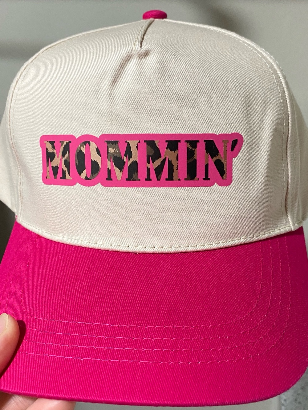 Mommin' Trucker Hat - Hot Pink & Cream